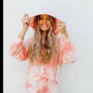 Kittenish Tie Dye Lightweight Crop Raw Hem Hoodie